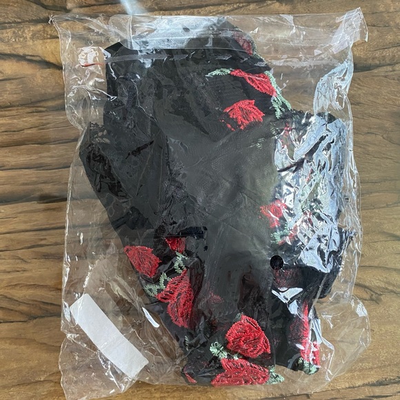 2pc Black & Red Floral Lace Bra & Panties Lingerie Set (M) - Picture 6 of 7